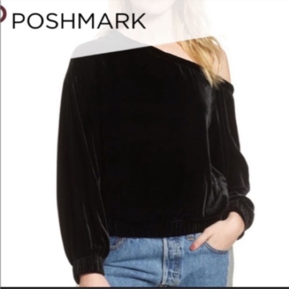 Kendall & Kylie Off the Shoulder Black Vel…